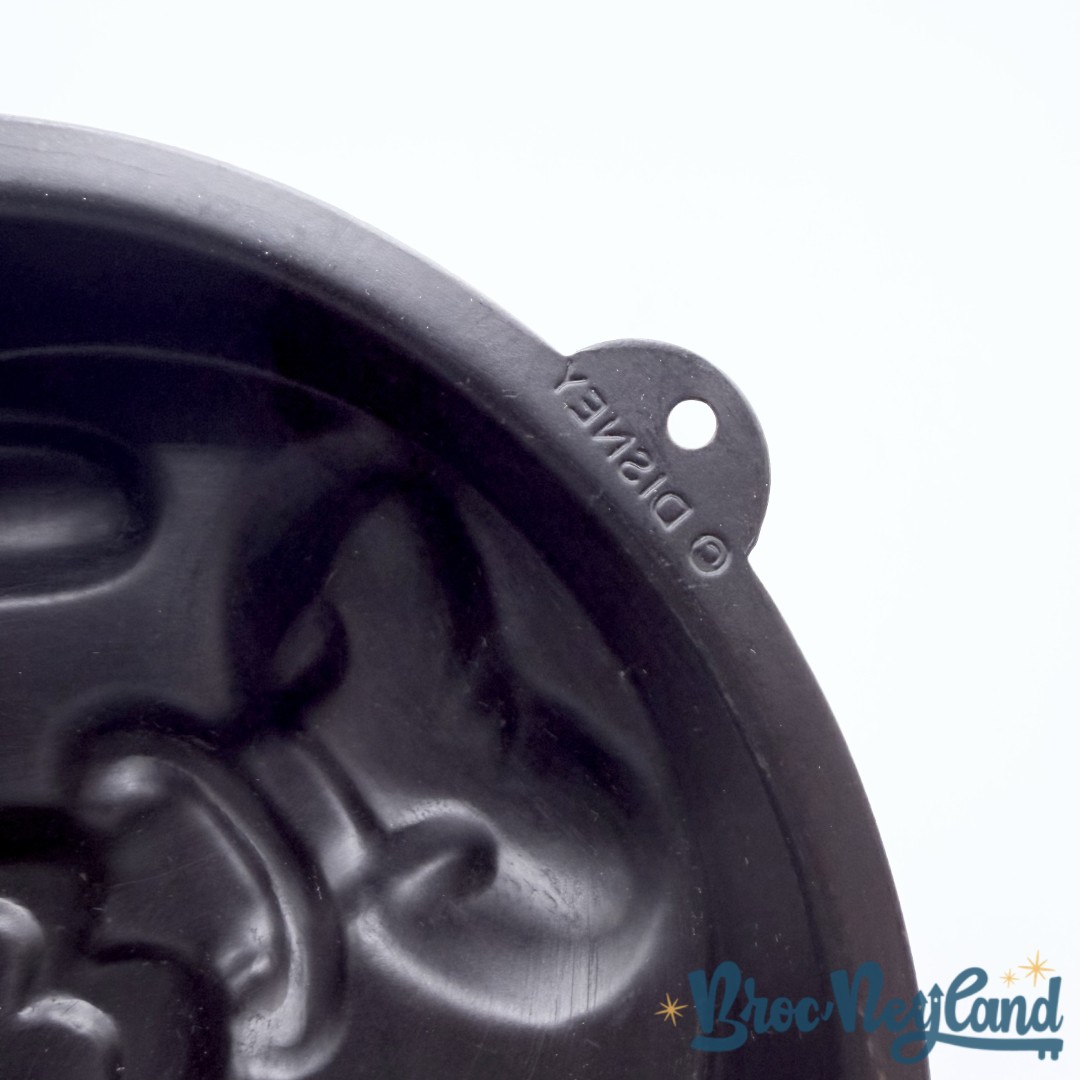 Moule-à-gâteaux-Dingo-Disney-vintage-métal-rouge (2)