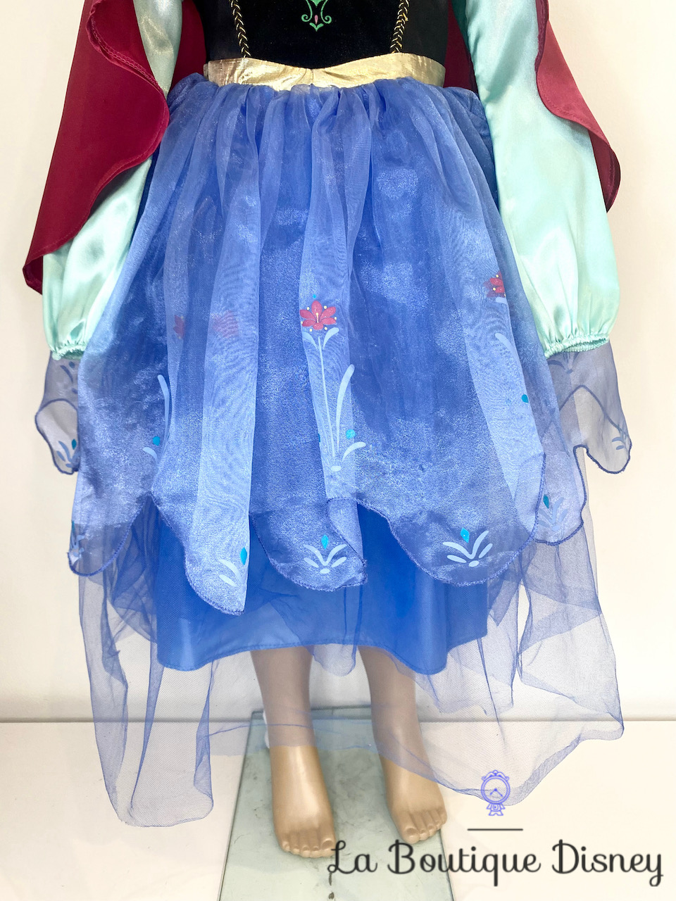 déguisement-anna-la-reine-des-neiges-disney-store-robe-princesse-bleu-cape-rose-6