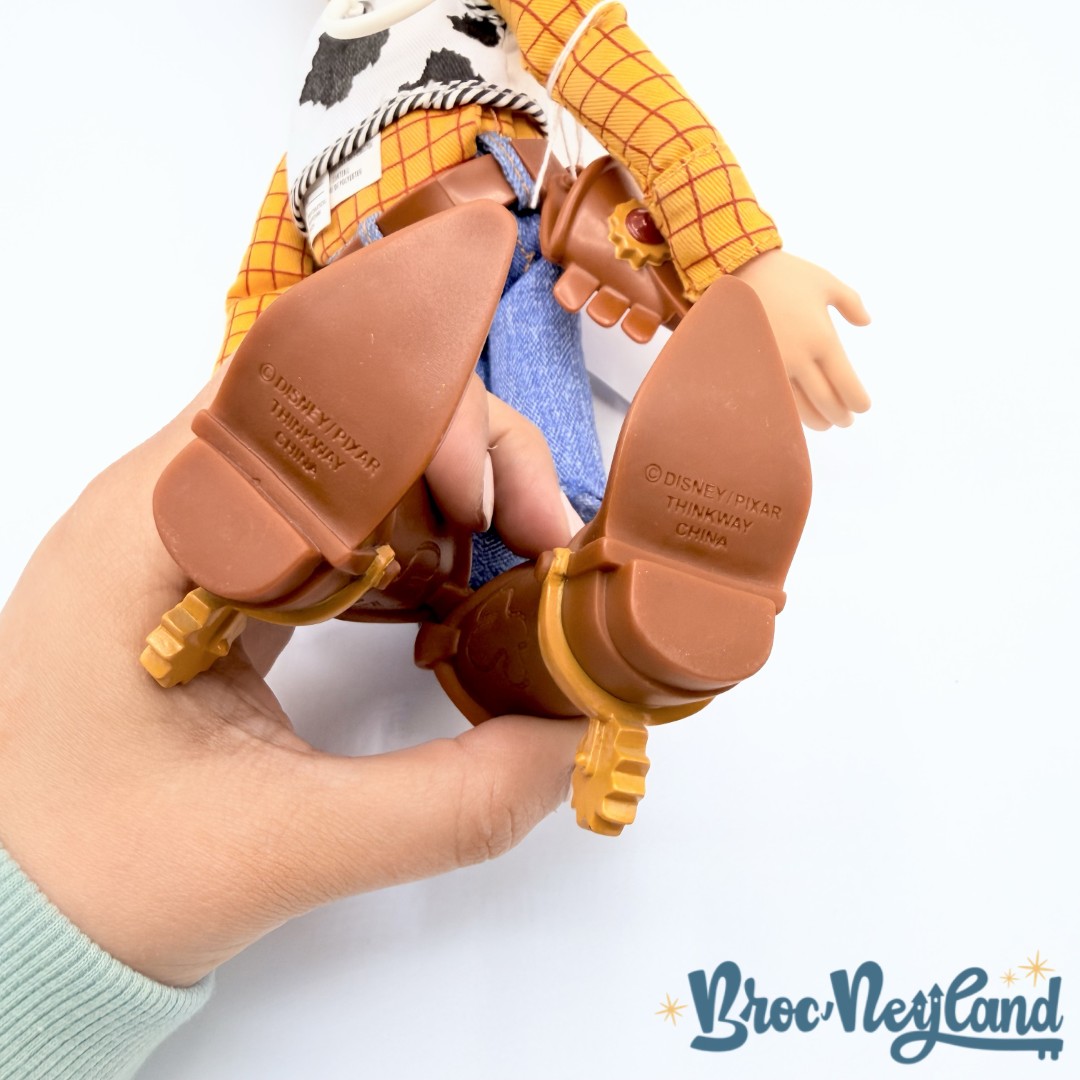 Jouet-Poupée-Woody-parlant-à-ficelle-Toy-Story-Disney-Thinkway-Toys-2009-Talking-Woody-parle-FRANCAIS (6)