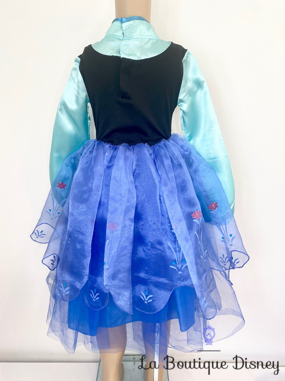 déguisement-anna-la-reine-des-neiges-disney-store-robe-princesse-bleu-cape-rose-4
