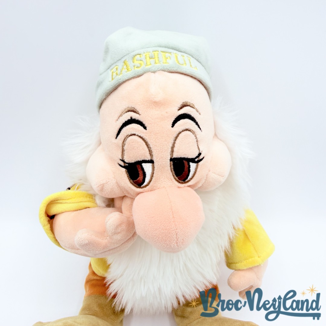 Peluche-Timide-Bashful-Disney-Store-2016-Blanche-Neige-et-les-sept-nains-écusson-38-cm (2)