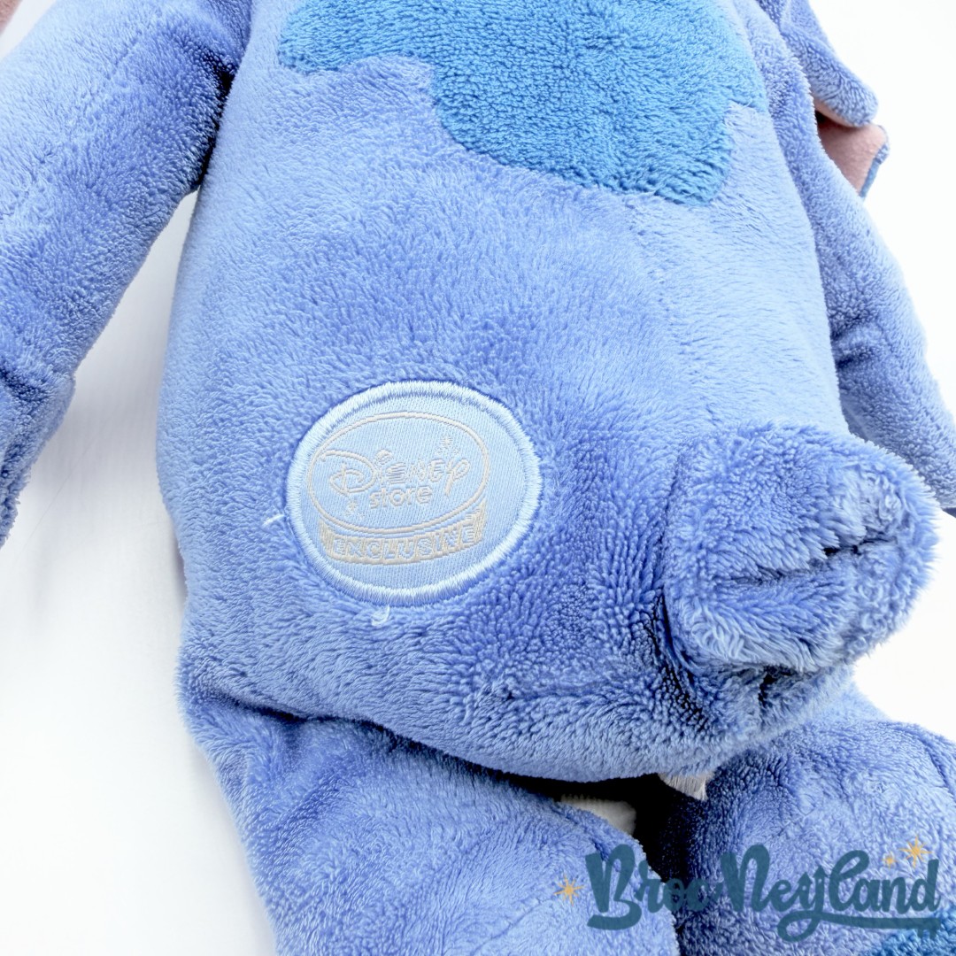 Peluche-Stitch-classique-Disney-Store-Exclusive-Lilo-et-Stitch-monstre-bleu-écusson-40-cm (3)
