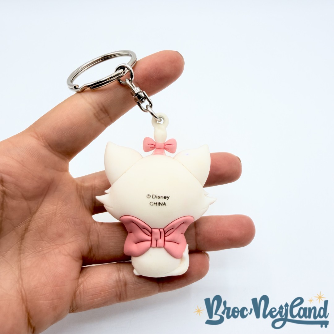 Porte-clés-Marie-Les-Aristochats-Disneyland-Paris-Disney-figurine-plastique-chat-blanc (1)