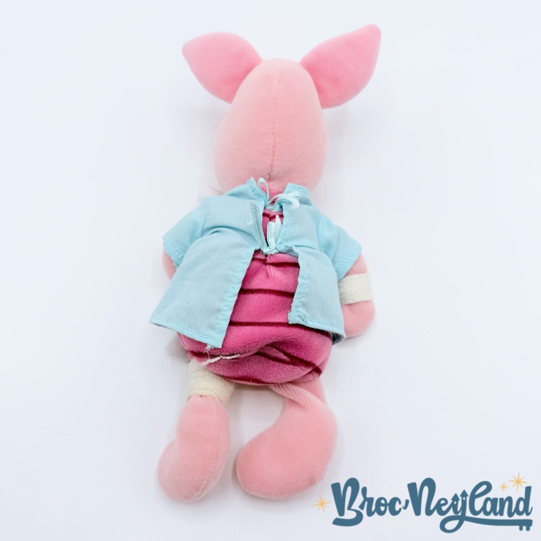 Peluche-Porcinet-Béquille-Disney-Store-Hôpital-blessé-Winnie-ourson-collection-22-cm (4)