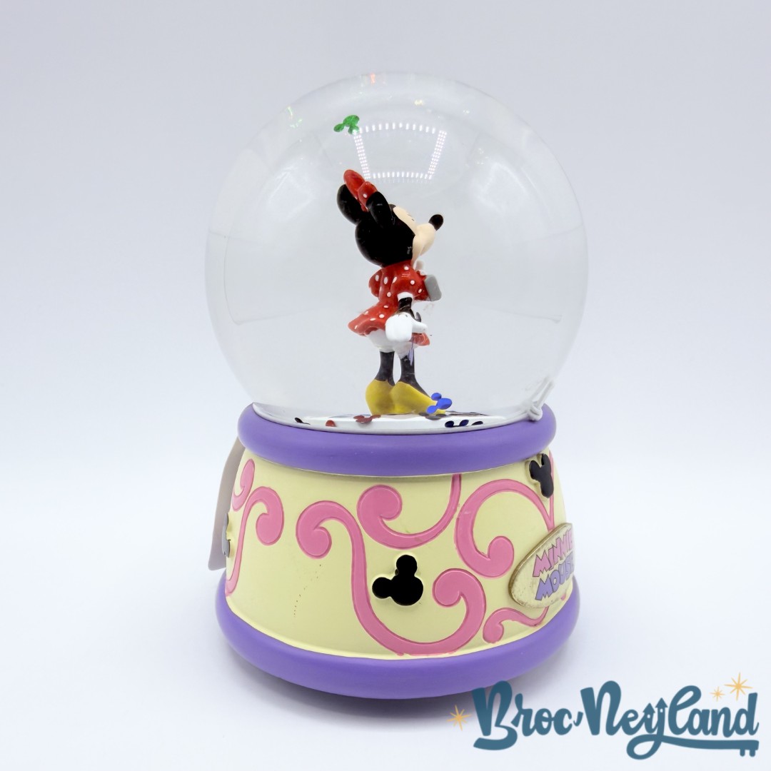 Boule-à-neige-Minnie-Mouse-musicale-Disneyland-Paris-2019-snow-globe-Disney (2)