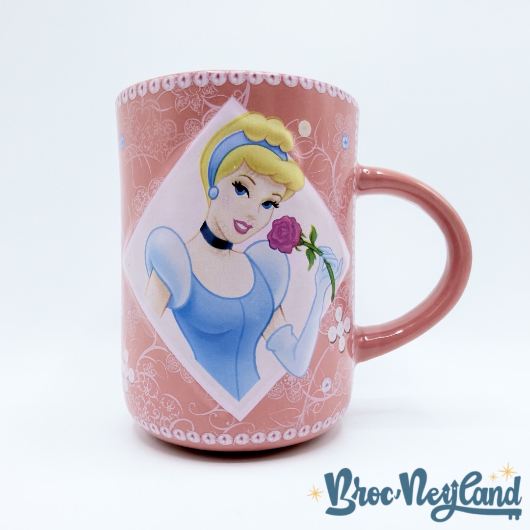 Tasse-Cendrillon-Aurore-La-Belle-au-Bois-Dormant-Disney-mug-Stor-princesse-rose (4)
