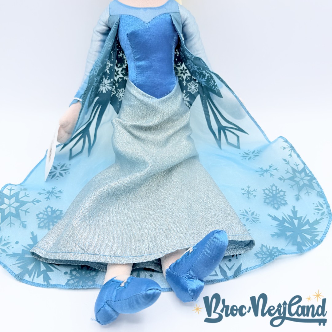Poupée-chiffon-Elsa-La-Reine-des-Neiges-Disney-Store-Disney-Parks-peluche-princesse-robe-bleue-52-cm (1)