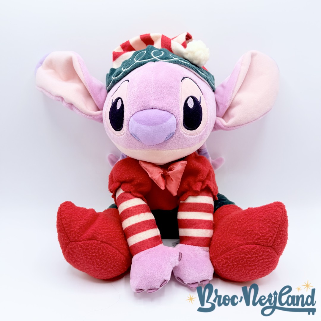 Peluche-Angel-Lutin-Noël-Disney-Store-2024-Holiday-rouge-32-cm (4)
