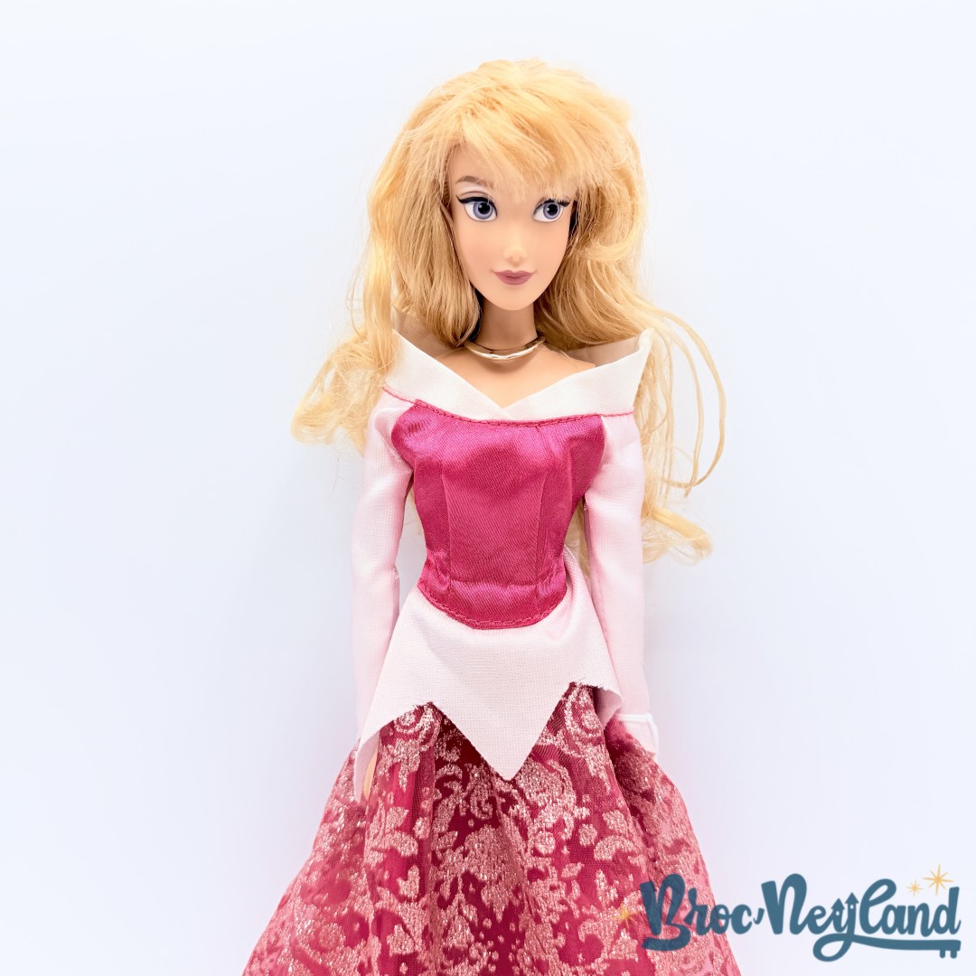 Poupée-Aurore-La-Belle-au-Bois-Dormant-Disney-Store-princesse-rose-30-cm (3)