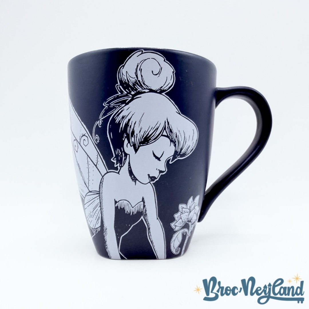 Tasse-Fée-Clochette-Baroque-Disneyland-Paris-2020-mug-Disney-bleu-fleur-dessin-croquis (4)