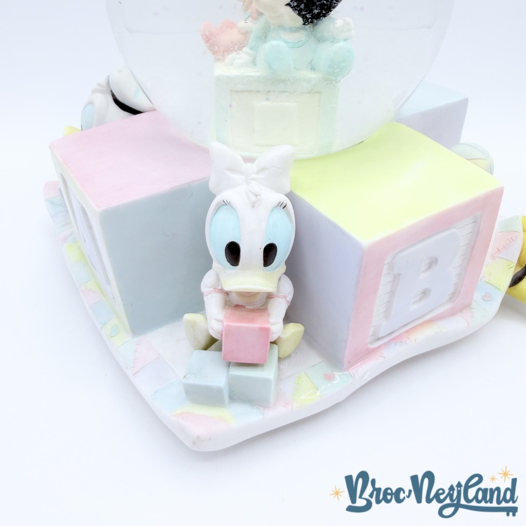 Boule-à-neige-Mickey-Minnie-Bébés-Nursery-Disney-Store-snow-globe-vintage-Brahms-Lullaby (10)