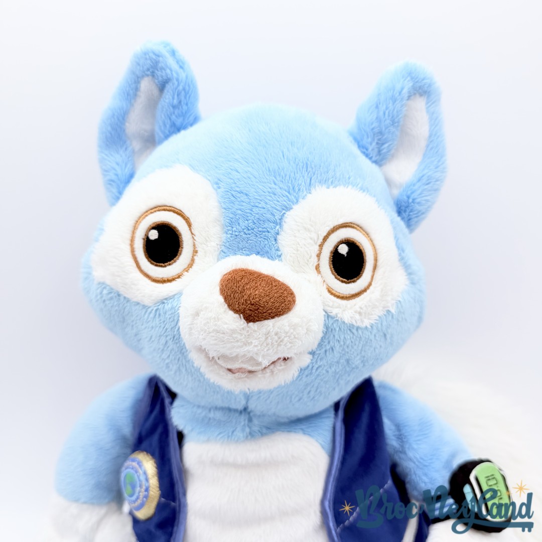 Peluche-Agent-Wolfie-Disney-Store-Agent-Special-Oso-écusson-bleu-42-cm (5)