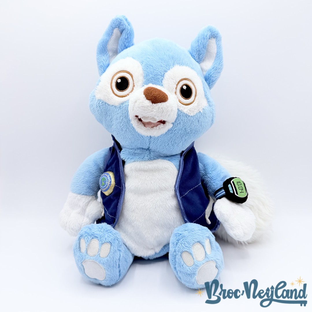 Peluche-Agent-Wolfie-Disney-Store-Agent-Special-Oso-écusson-bleu-42-cm (2)