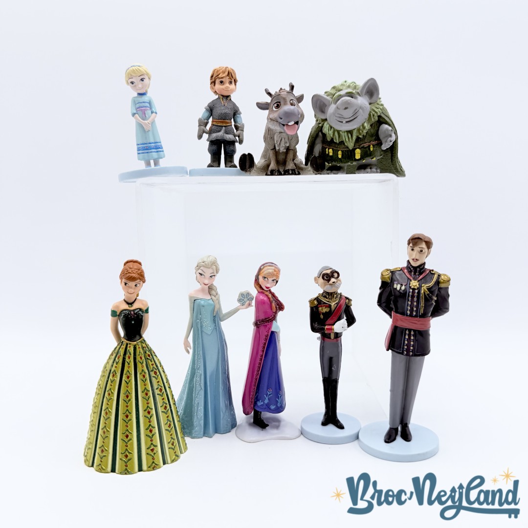 Figurines-La-Reine-des-Neiges-Mega-Playset-Disney-Store-Frozen-Ensemble-de-jeu-géant (10)