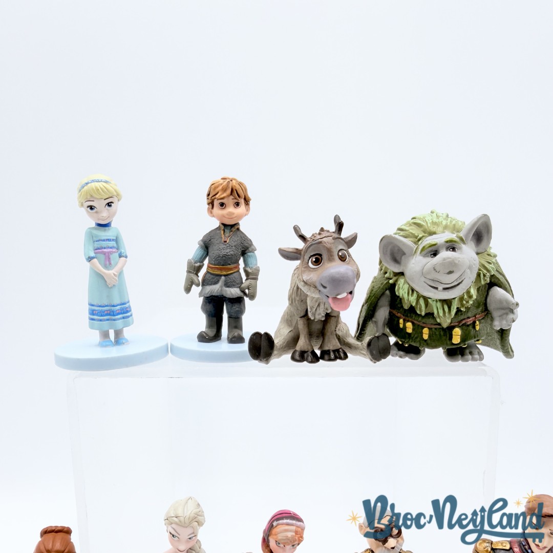 Figurines-La-Reine-des-Neiges-Mega-Playset-Disney-Store-Frozen-Ensemble-de-jeu-géant (12)