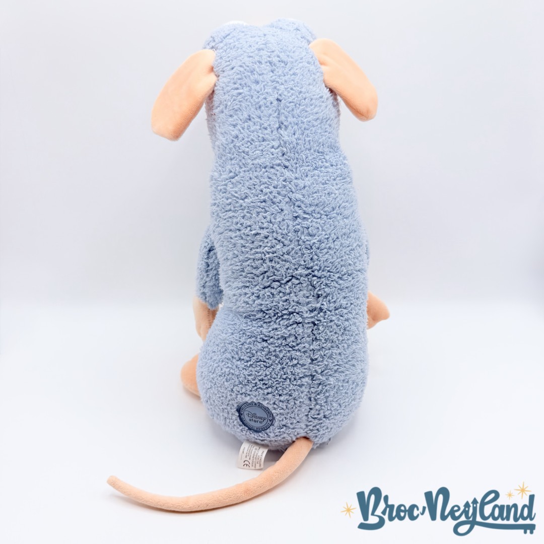 Peluche-Rémy-Ratatouille-Disney-Store-Exclusive-rat-bleu-écusson-38-cm (1)