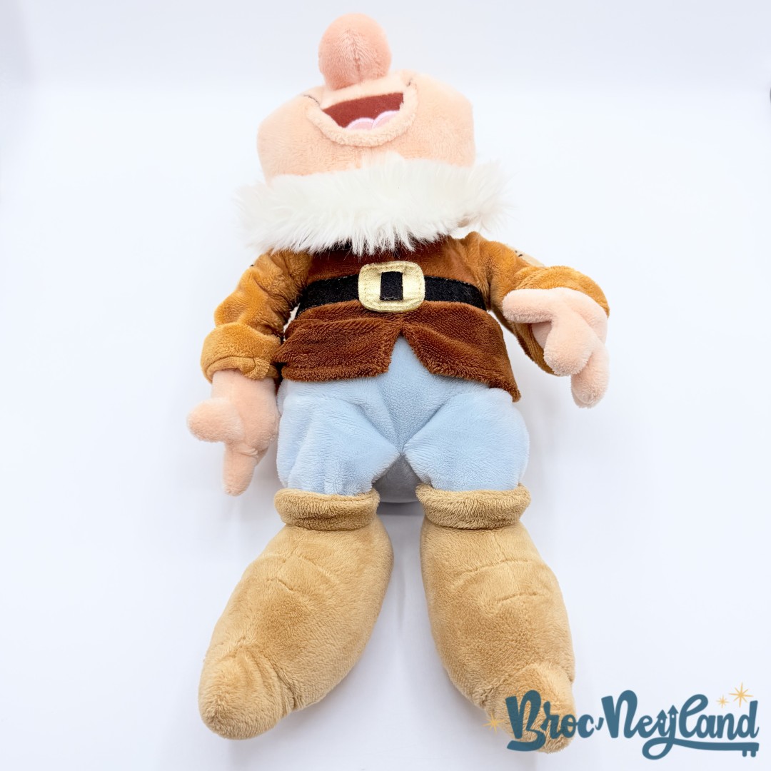 Peluche-Joyeux-Happy-Disney-Store-Exclusive-Blanche-Neige-et-les-sept-nains-écusson-35-cm (1)