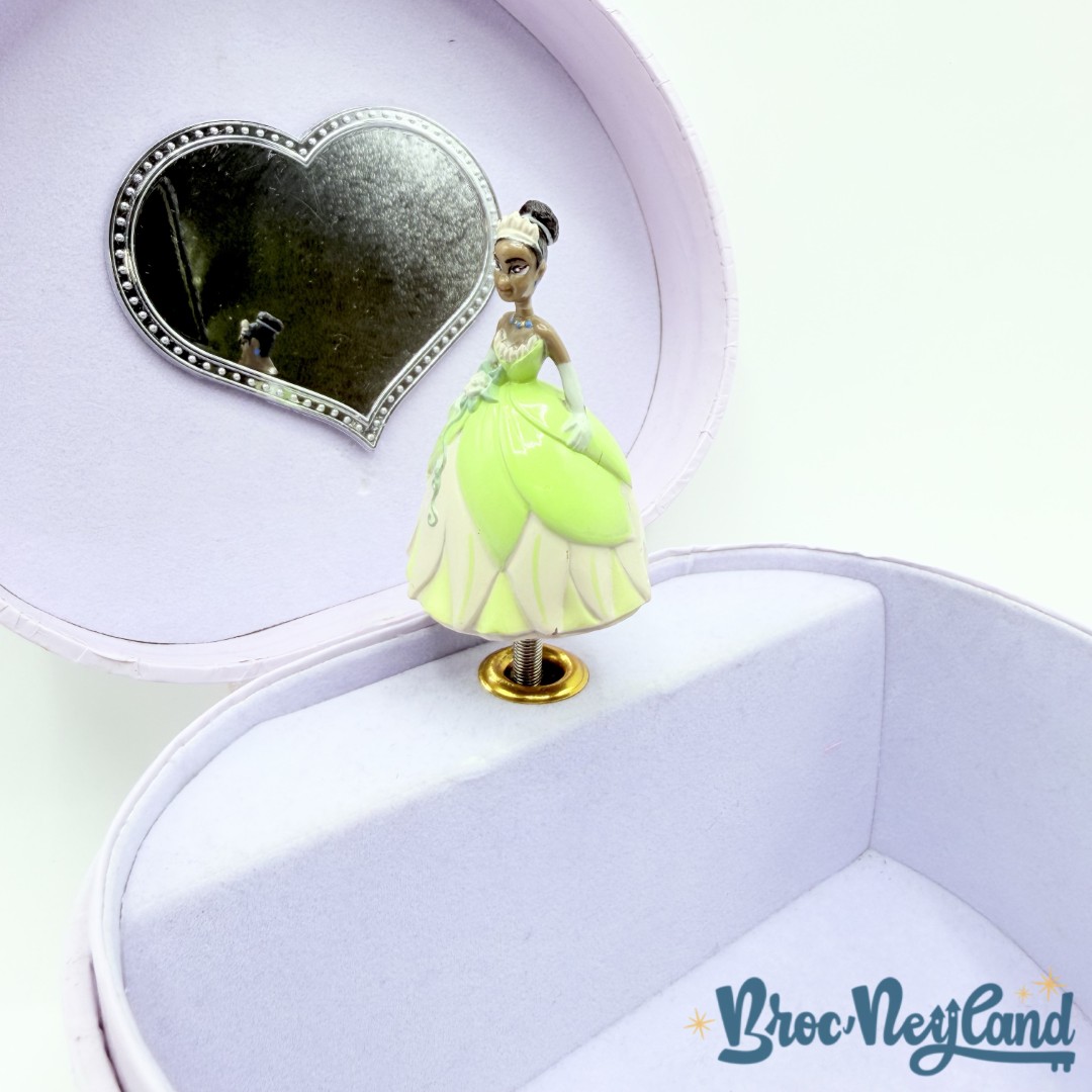 Boite-à-musique-Tiana-La-Princesse-et-la-Grenouille-Disneyland-Paris-Disney-coeur-violet-bijoux-musicale (2)