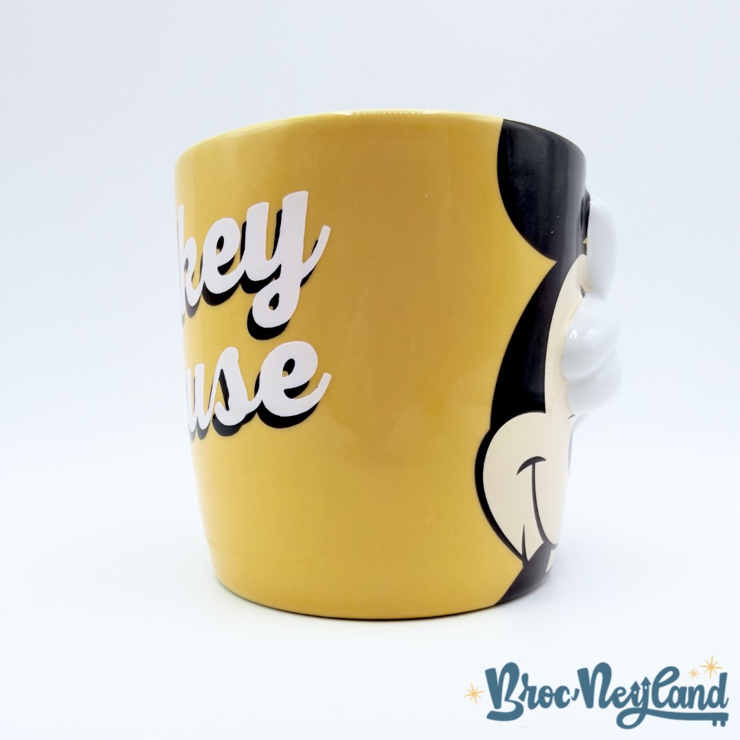 Tasse-Mickey-Mouse-jaune-Disney-Store-2018-cache-yeux-relief-3D (3)