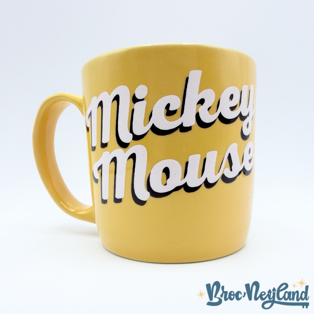 Tasse-Mickey-Mouse-jaune-Disney-Store-2018-cache-yeux-relief-3D (2)