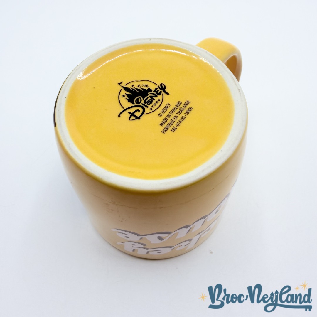 Tasse-Mickey-Mouse-jaune-Disney-Store-2018-cache-yeux-relief-3D (5)