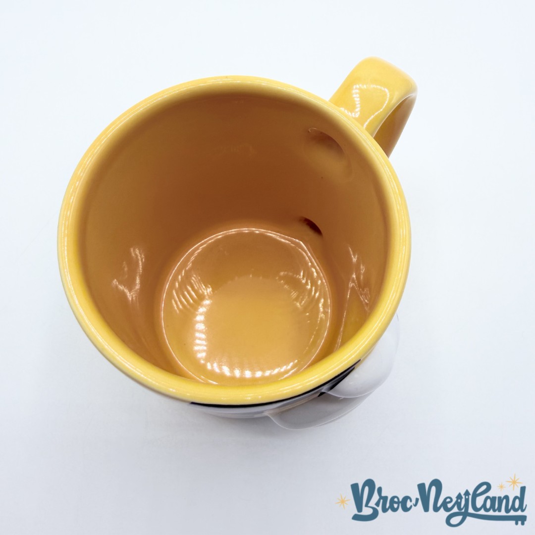 Tasse-Mickey-Mouse-jaune-Disney-Store-2018-cache-yeux-relief-3D (1)