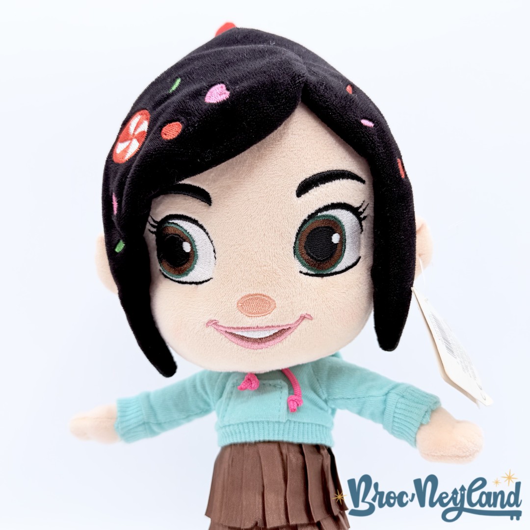 Peluche-Vanellope-von-Schweetz-Les-Mondes-de-Ralph-Disneyland-Disney-Parks-fille-bonbons-24-cm (5)