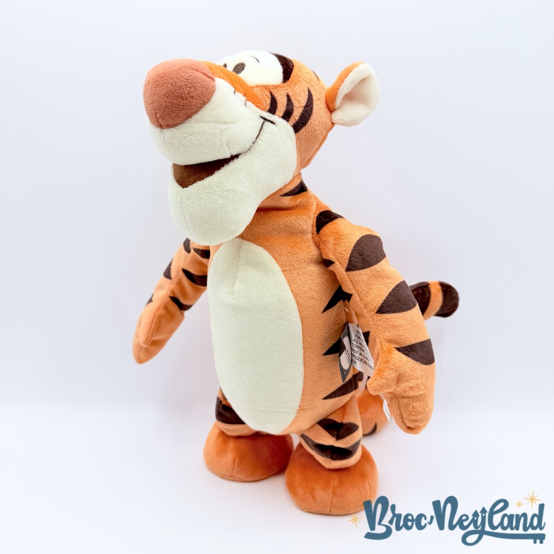 Peluche-Tigrou-interactive-Mon-Ami-Tigrou-Disney-Mattel-Winnie-ourson-marche-et-chante-30-cm (2)