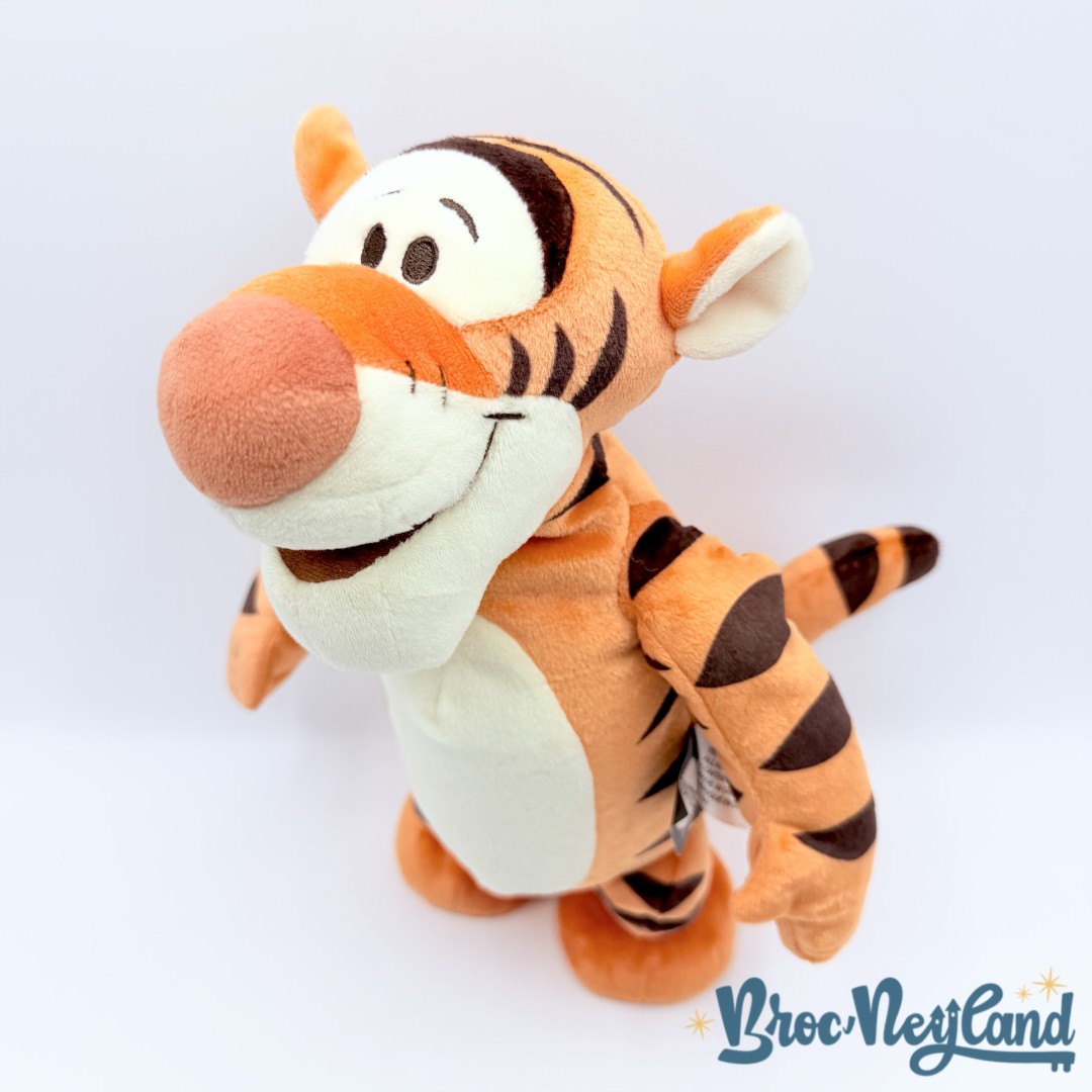 Peluche-Tigrou-interactive-Mon-Ami-Tigrou-Disney-Mattel-Winnie-ourson-marche-et-chante-30-cm (1)