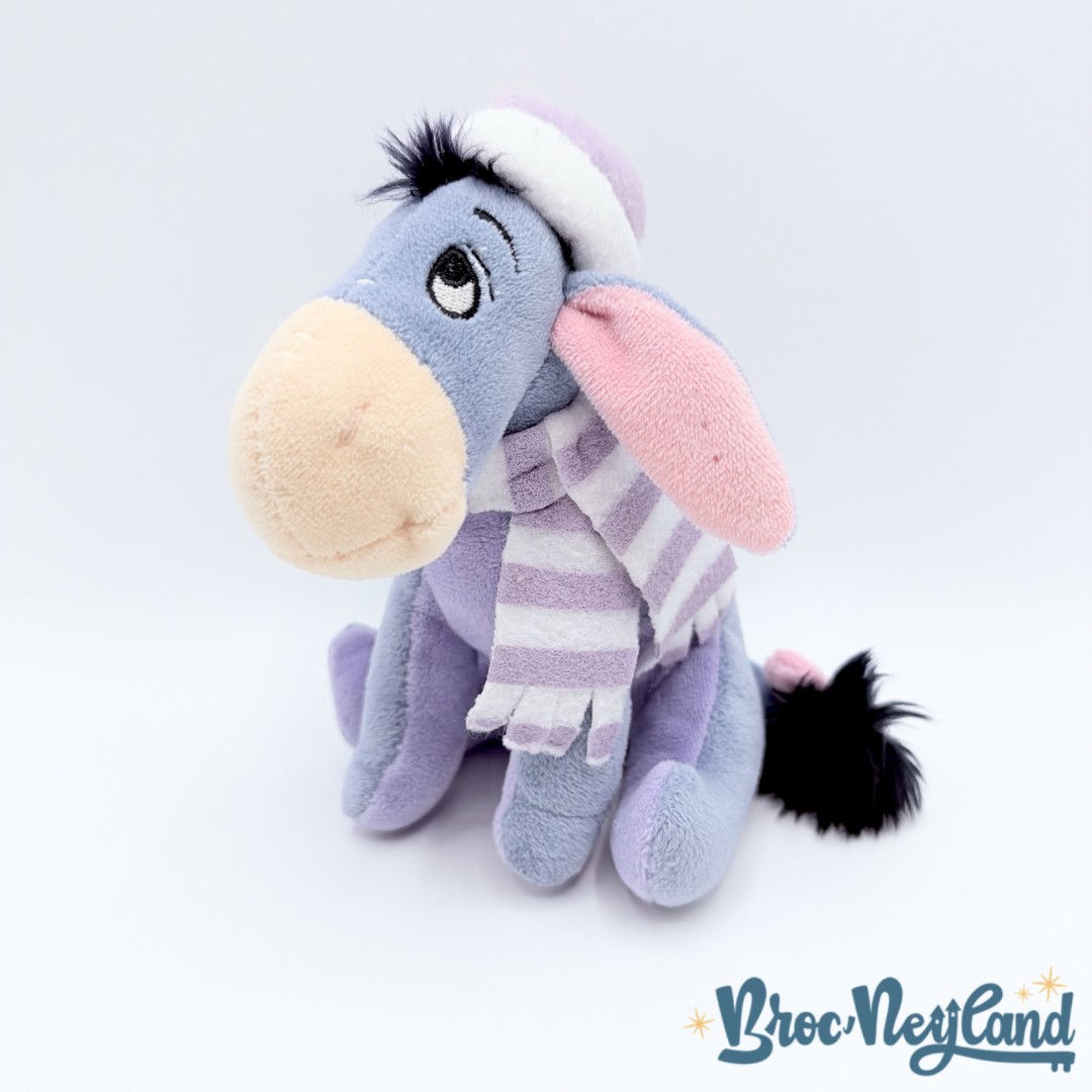 Peluche-Bourriquet-Hiver-Disney-Store-Winnie-ourson-âne-bleu-écharpe-violet-16-cm (4)