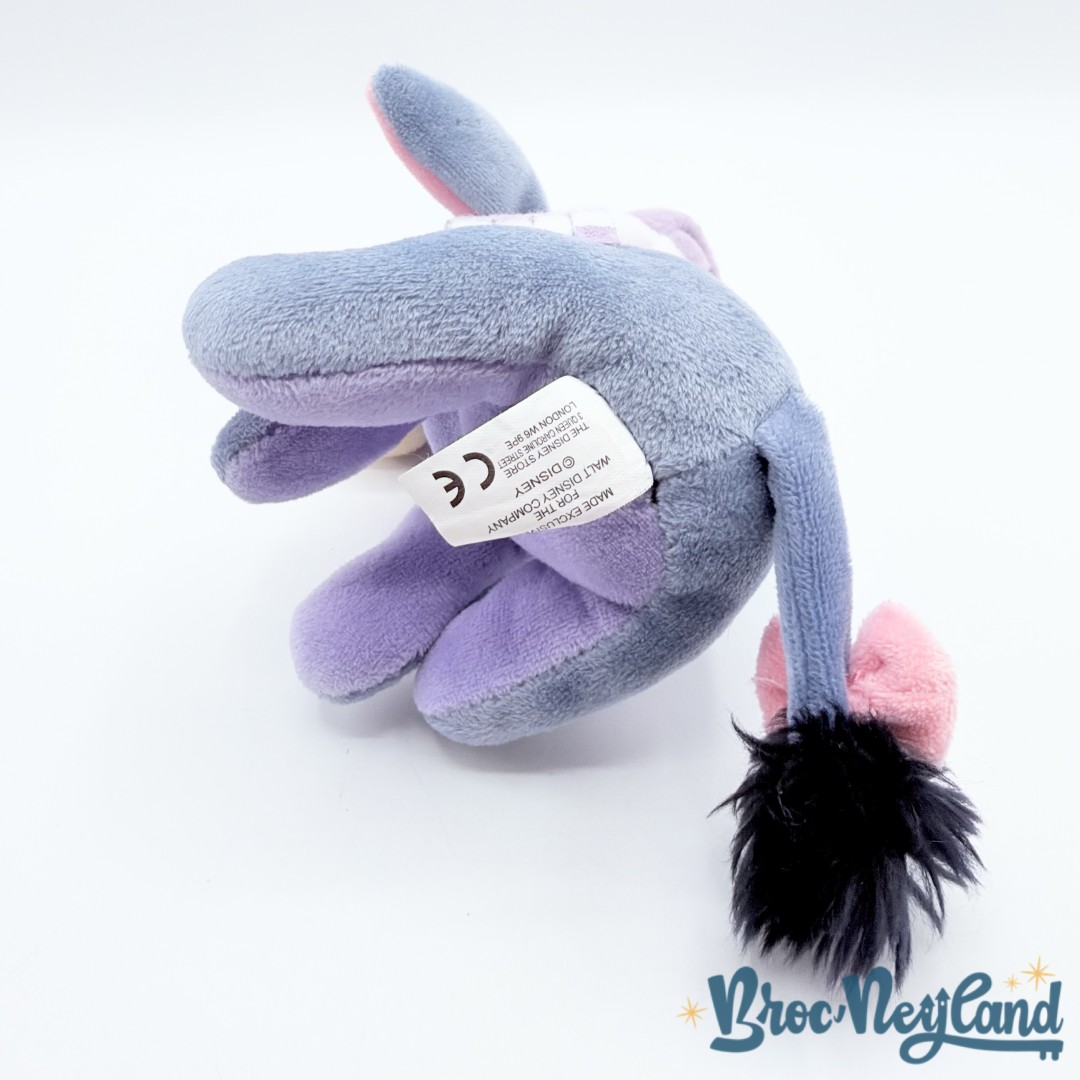 Peluche-Bourriquet-Hiver-Disney-Store-Winnie-ourson-âne-bleu-écharpe-violet-16-cm (5)