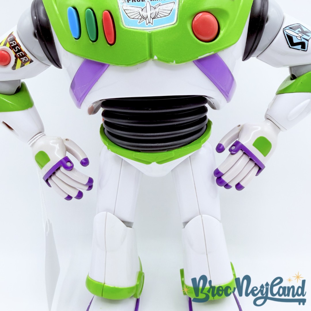 Jouet-Figurine-interactive-Buzz-Eclair-Signature-Collection-Disney-Toy-Story-space-rangers-parle-FRANCAIS-30-cm (7)