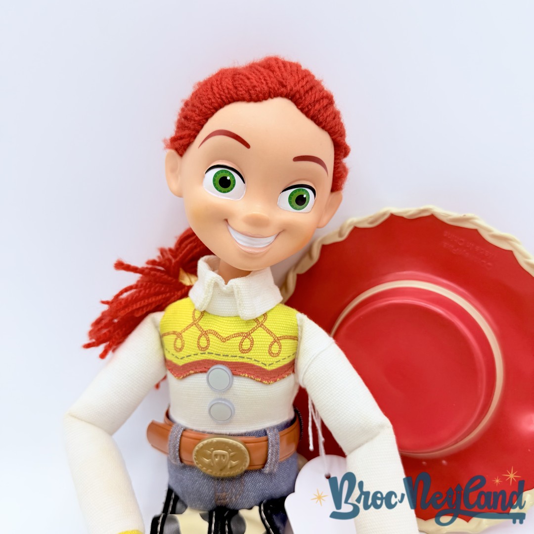 Poupée-Jessie-parlante-Toy-Story-Disneyland-Paris-2017-Disney-Talking-cowboy-ficelle-34-cm (1)