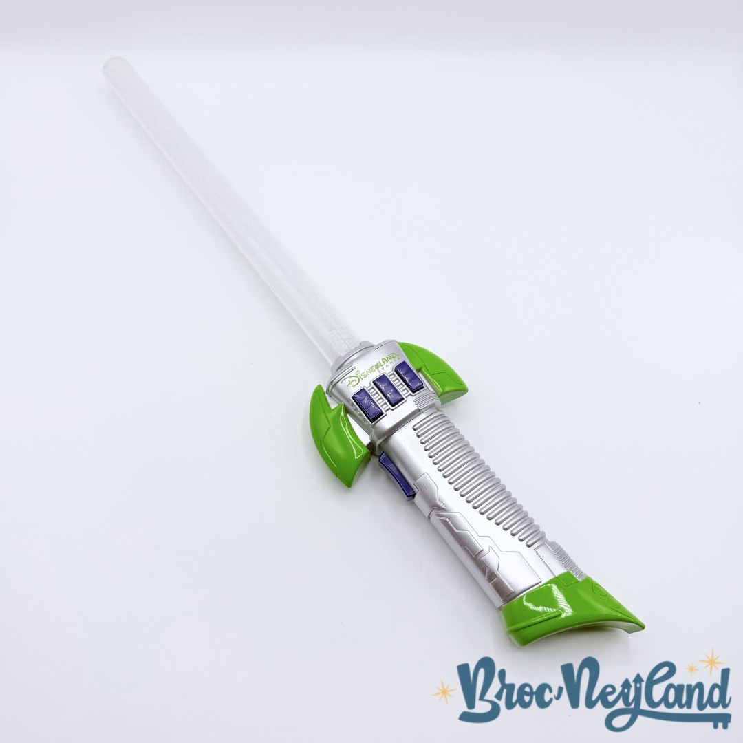 Jouet-Sabre-Laser-Buzz-Éclair-Disneyland-Paris-Disney-Toy-Story-épée-lumineux-sonore (3)