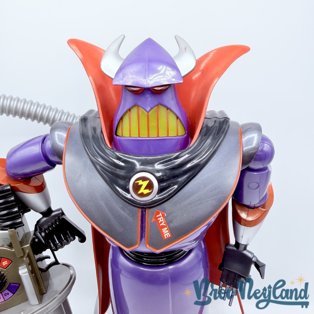 Figurine-interactive-Empereur-Zurg-Toy-Story-Disney-Store-jouet-parlant-40-cm (4)