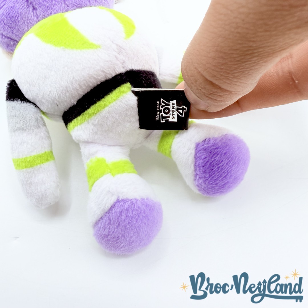 Porte-clés-Buzz-Eclair-Toy-Story-Disney-Japon-peluche-keychain-15-cm (3)