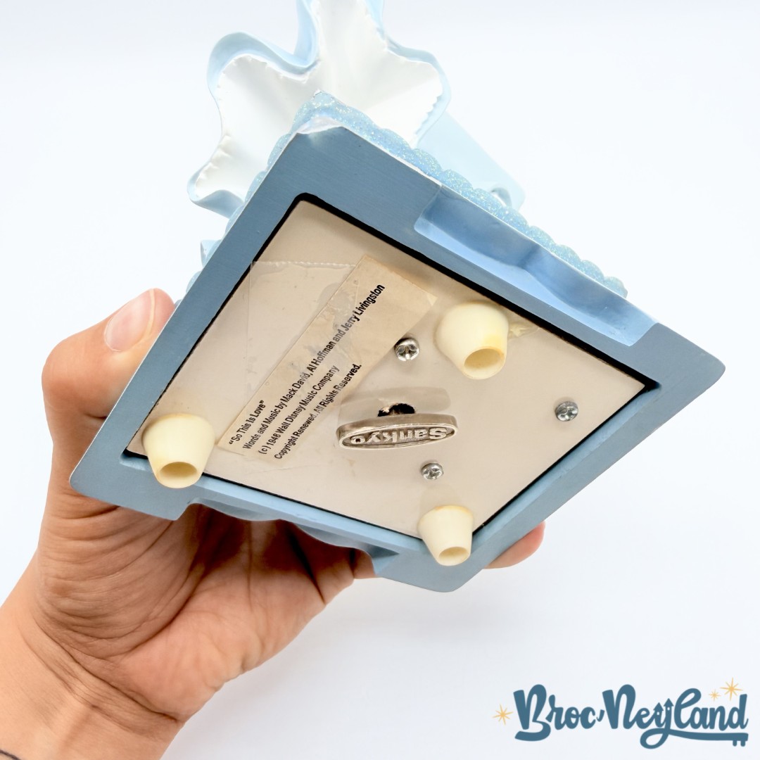 Boite-à-musique-Cendrillon-So-This-is-Love-Disney-Store-London-figurine-musicale-tourne (1)