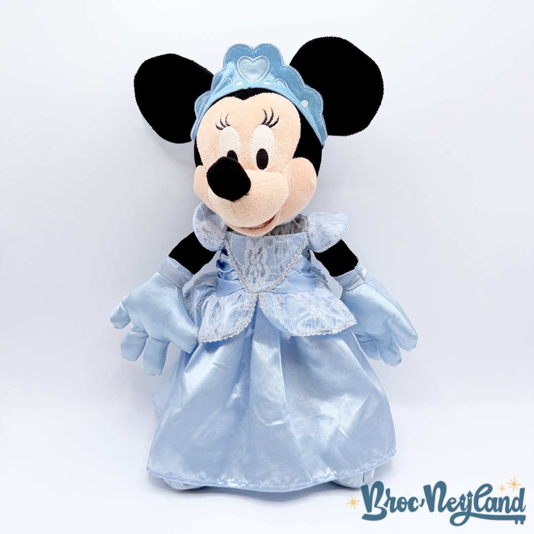 Peluche-Minnie-Cendrillon-Disneyland-Paris-Disney-princesse-robe-bleu-40-cm (4)