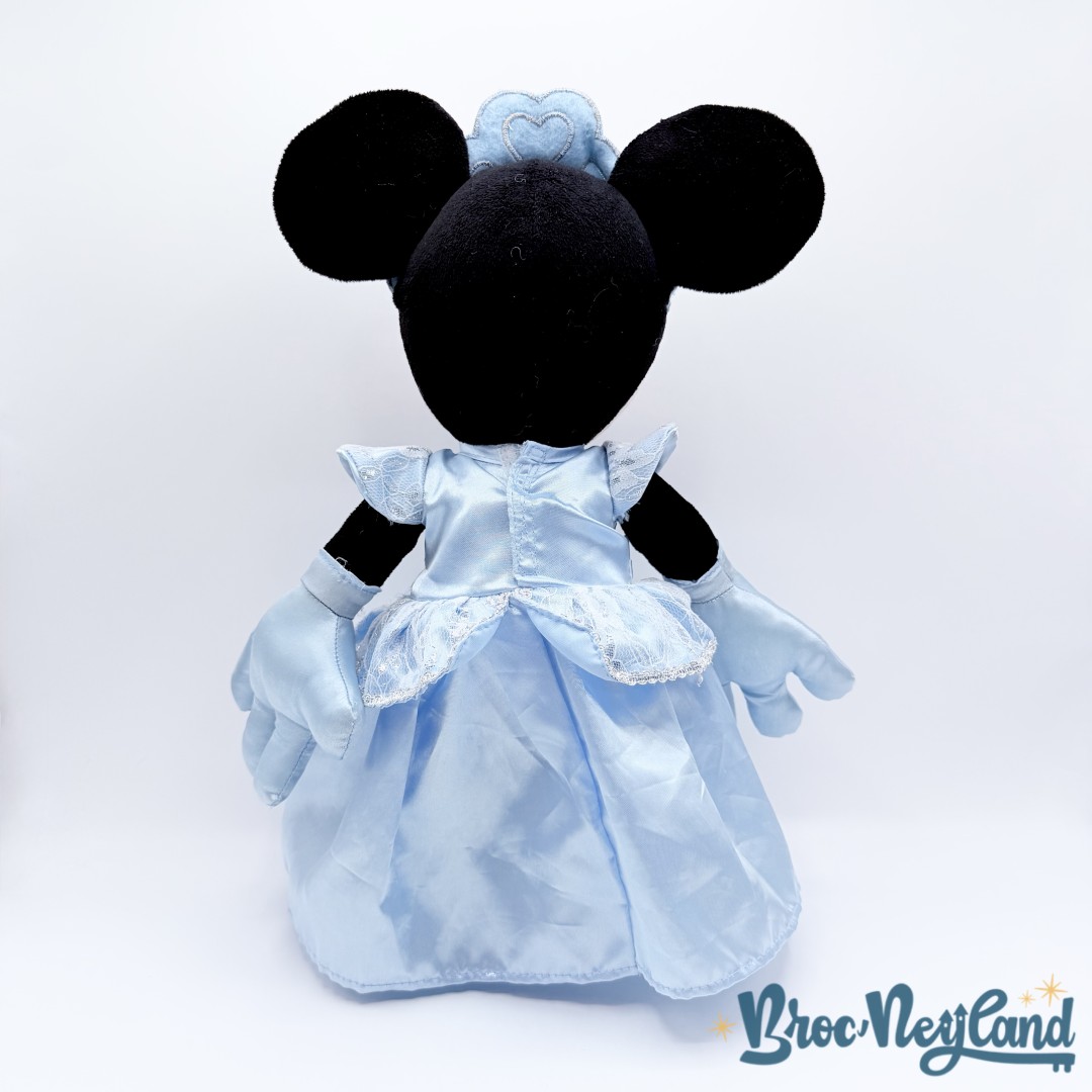 Peluche-Minnie-Cendrillon-Disneyland-Paris-Disney-princesse-robe-bleu-40-cm (7)