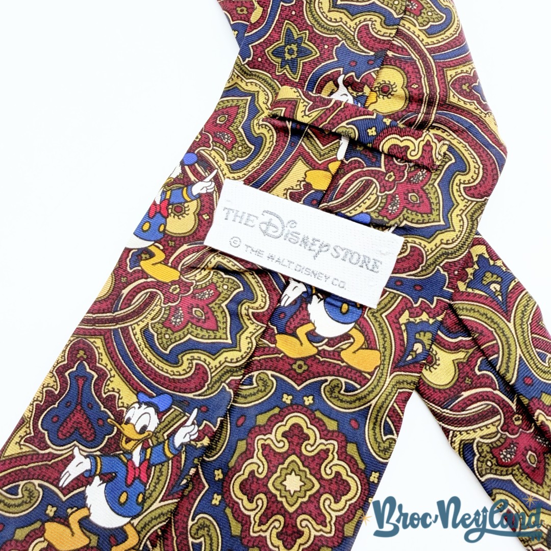 Cravate-Donald-Duck-The-Disney-Store-bordeau-baroque (3)