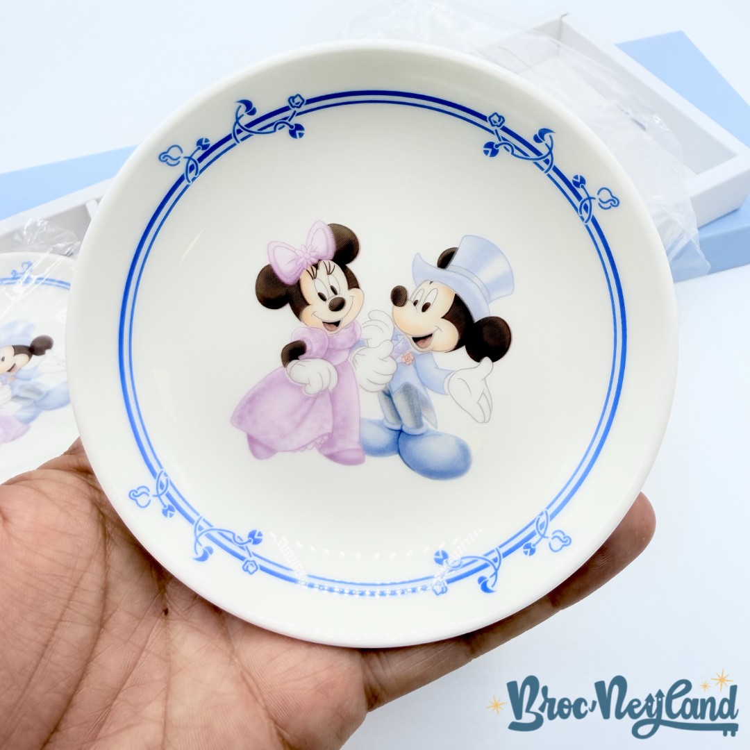 Coffret-Mini-Assiettes-Mickey-Minnie-Fairy-Tale-Weddings-Ambassador-Hotel-Tokyo-Disney-Narumi (2)