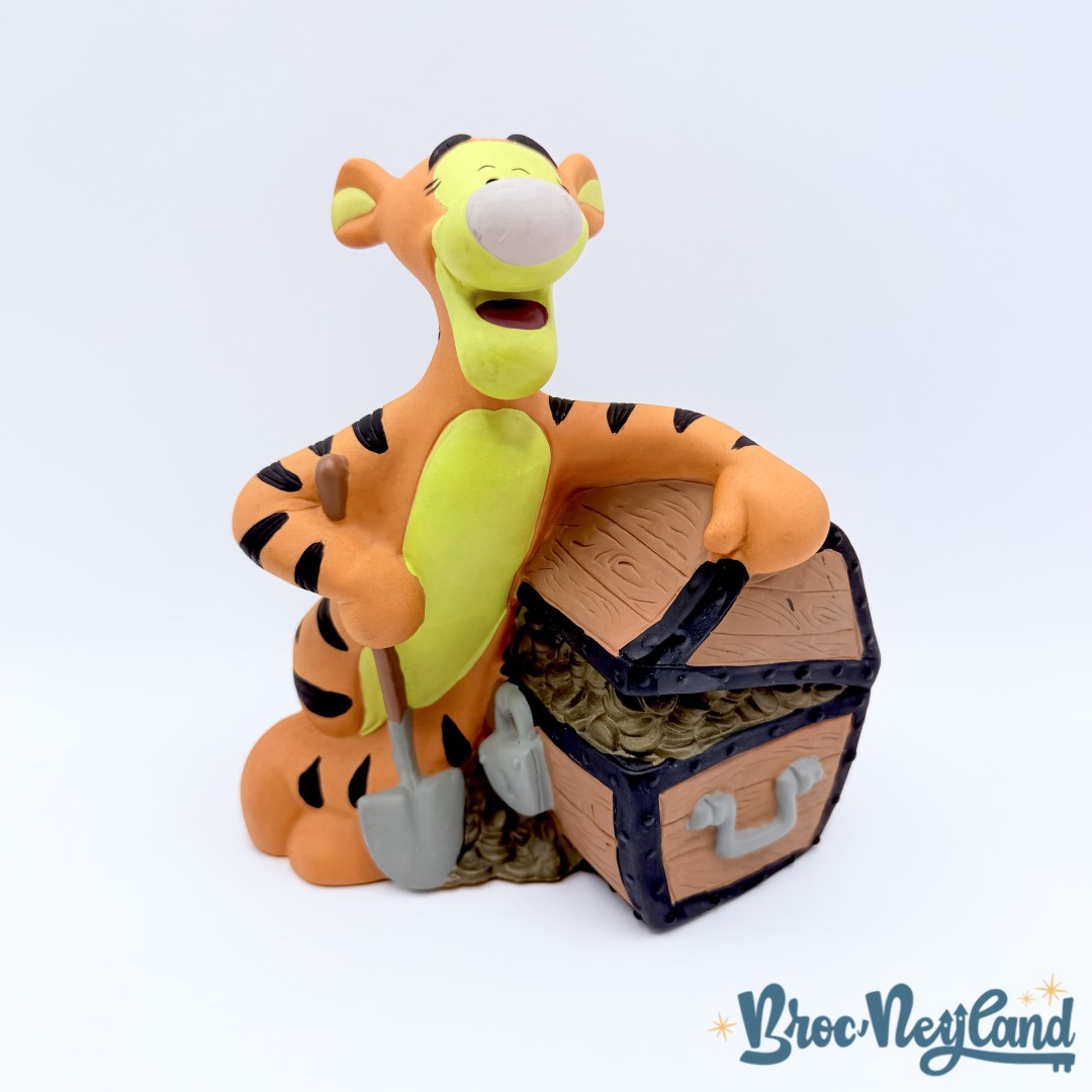Tirelire-Tigrou-coffre-trésor-Disney-Winnie-ourson-plastique-19-cm (4)