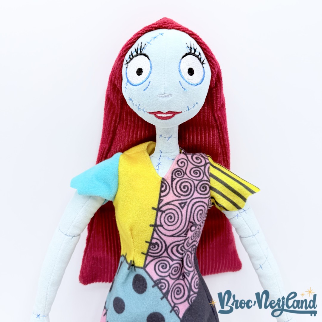 Poupée-chiffon-Sally-Disney-Store-2024-peluche-étrange-Noël-de-Mr-Jack-55-cm (1)