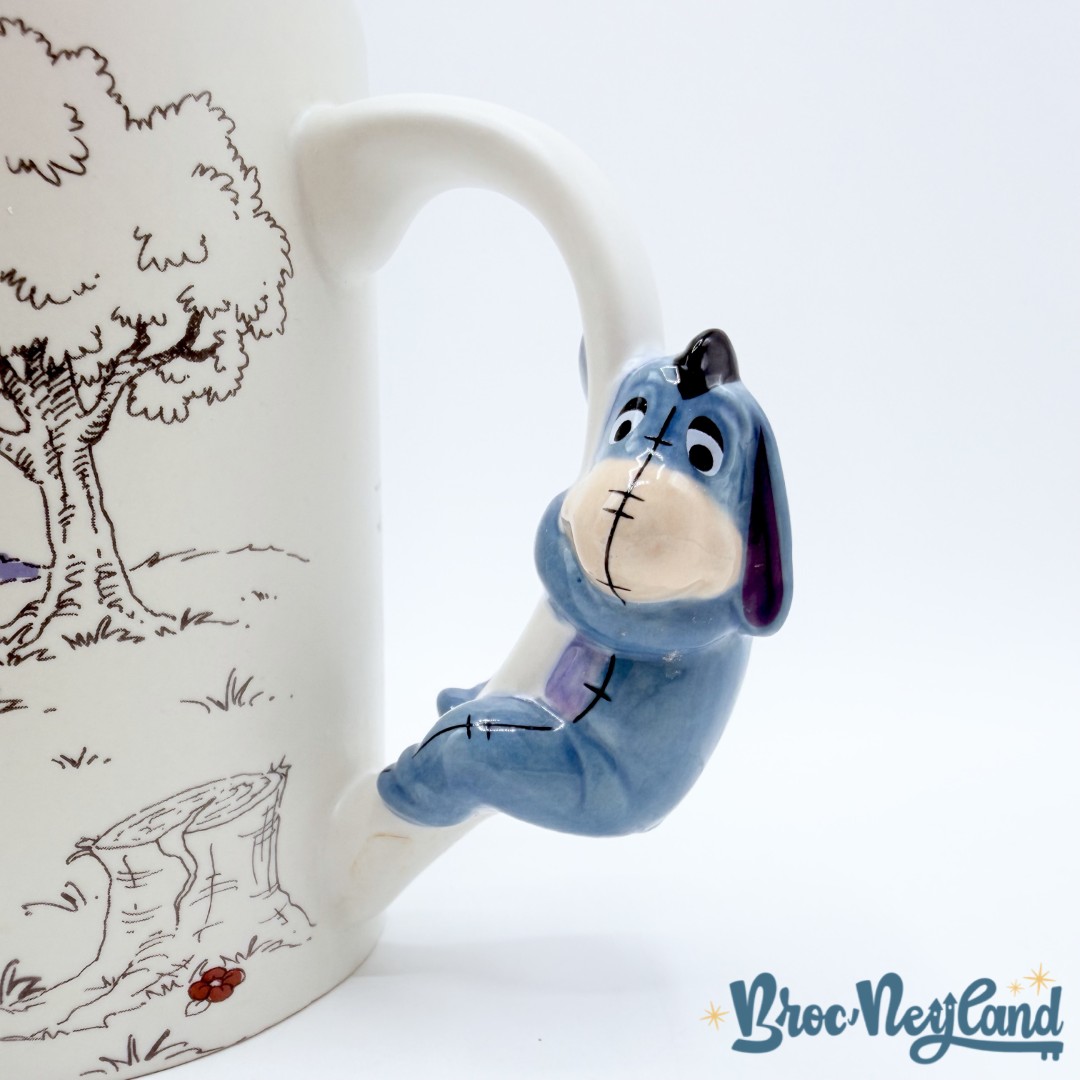 Tasse-Bourriquet-Disney-Parks-mug-Disneyland-Winnie-ourson-blanc-figurine-relief-3D (3)