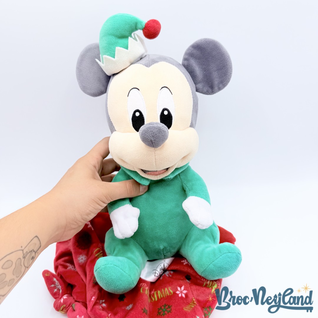 Peluche-Mickey-Noël-emmaillotée-Disney-Parks-2019-Disneyland-lutin-couverture-cocon-30-cm (2)