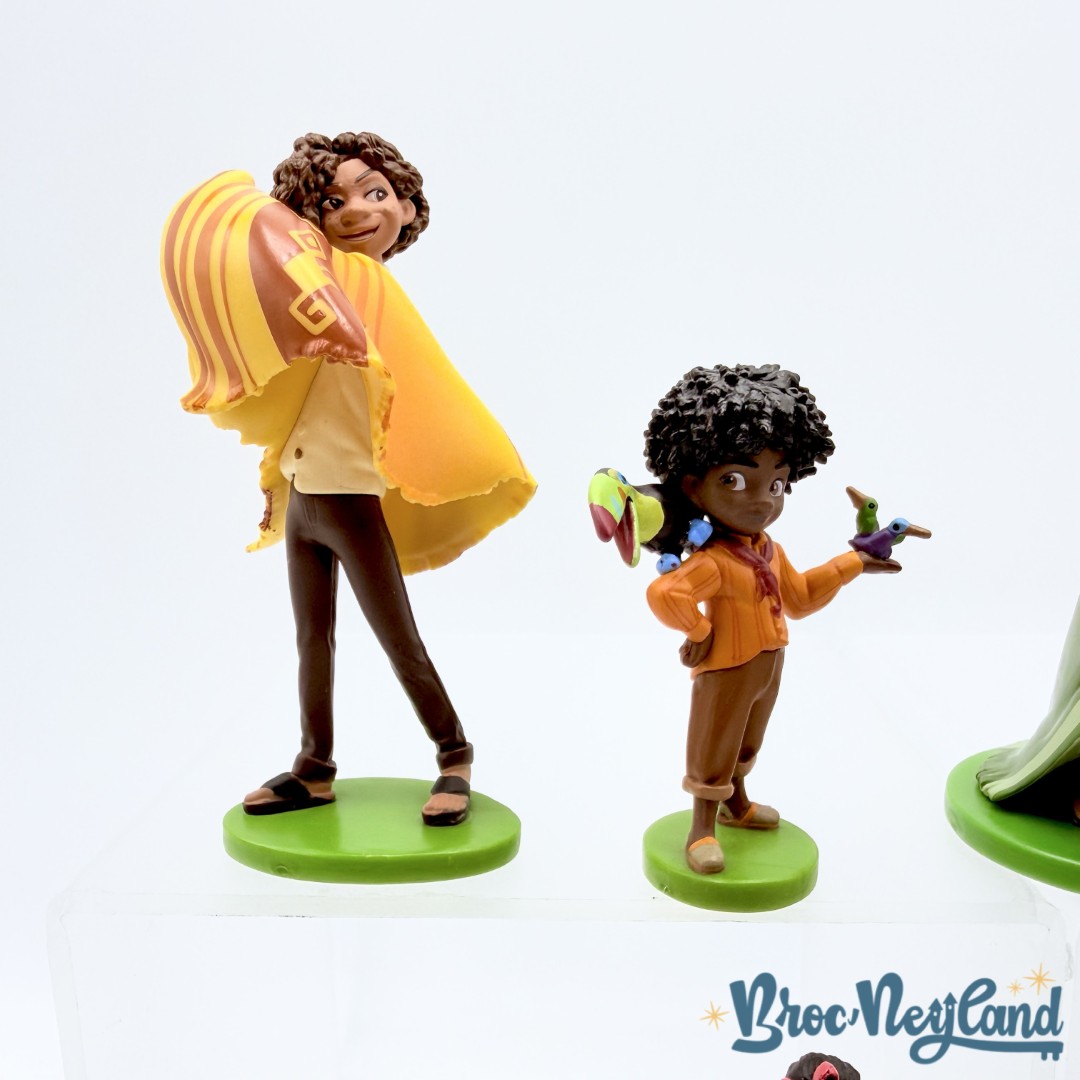 Figurines-Encanto-playset-Deluxe-Disneyland-2021-Disney-Ensemble-de-jeu (4)