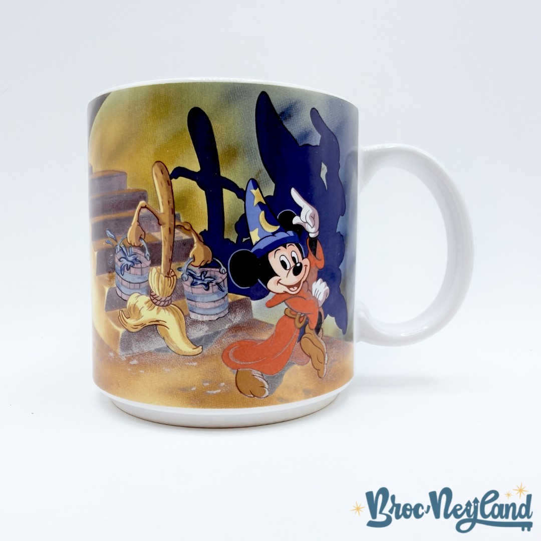 Tasse-scène-Mickey-Mouse-Fantasia-The-Walt-Disney-Company-Japan-mug-scène-film-sorcier-balai (2)