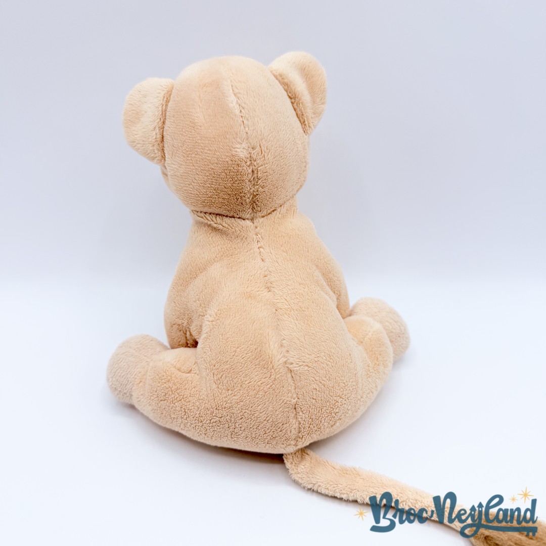 Peluche-Nala-Le-Roi-Lion-Disney-Store-assise-beige-18-cm (4)