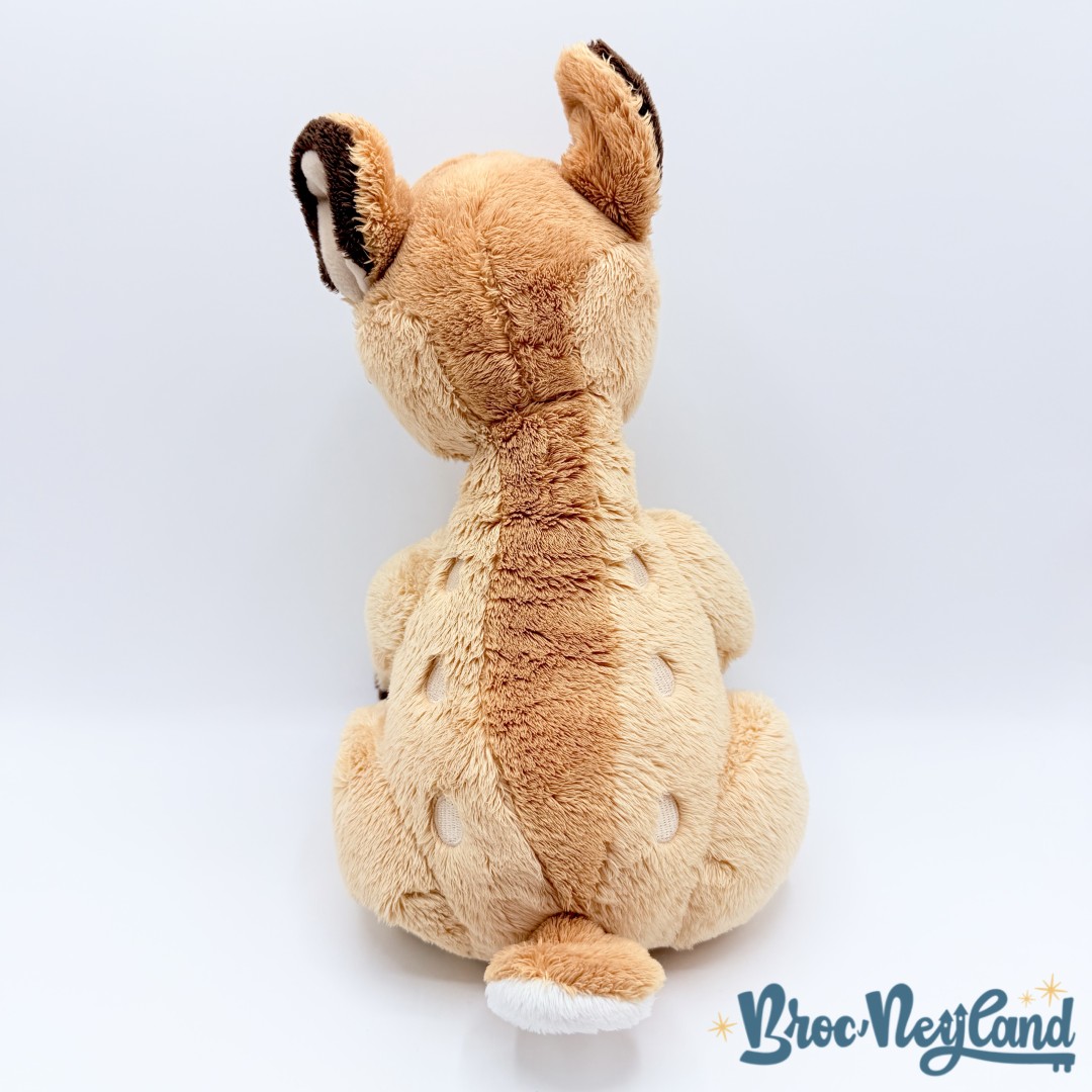 Peluche-Bambi-Disney-Store-écusson-assis-32-cm (1)
