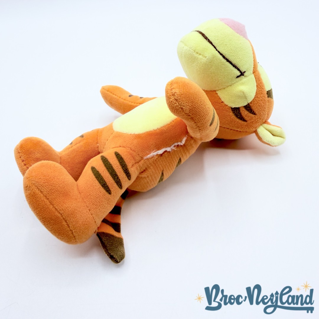 Peluche-Nuimos-Tigrou-Disney-Store-Winnie-ourson-tigre-orange-18-cm (3)